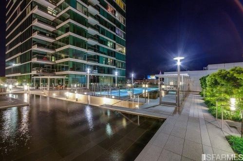 425 1st St, San Francisco CA  94105-4621 exterior