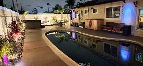 305 Kenmore St, Anaheim CA  92804-2114 exterior