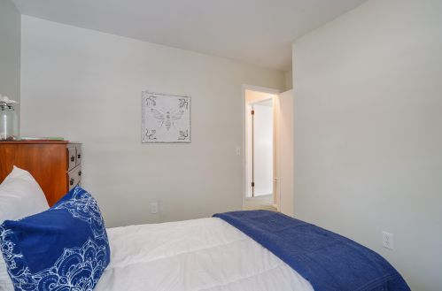 893 Lincoln St, Tinton Falls NJ 07701-5752 exterior