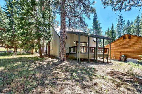 10704 Jeffrey Way, Truckee CA  96161-2520 exterior