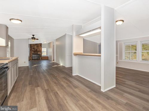 27 Bluegill Dr, Harpers Ferry WV  25425-2507 exterior