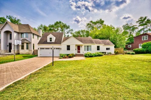 3609 Linneman St, Glenview, IL 60025-3701