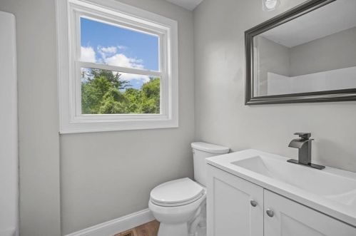 8 Clay St, Hopkinton RI  02804-1602 exterior