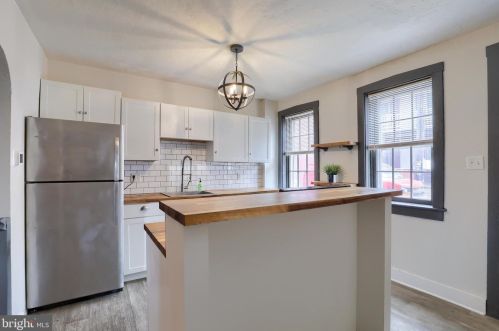 212 Howard Ave, Lancaster PA  17602-4208 exterior