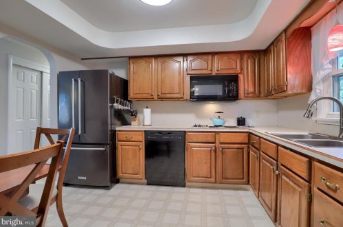 1117 Devonshire Rd, Lancaster PA  17601-1649 exterior