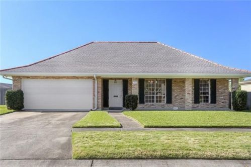 105 Randall Ct, Gretna, LA 70053-4921