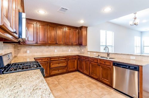 10216 Wood Fern Ct, Conroe TX  77385-7912 exterior
