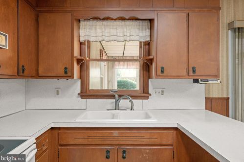 1035 Devonshire Rd, Lancaster PA  17601-1610 exterior