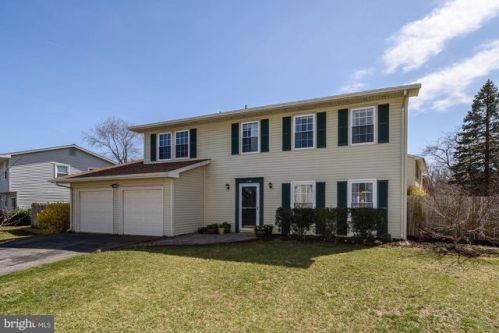 1105 Vernal St, Gambrills, MD 21054-1557