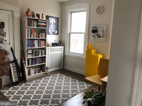 23 Walnut St, Lancaster PA  17602-2451 exterior