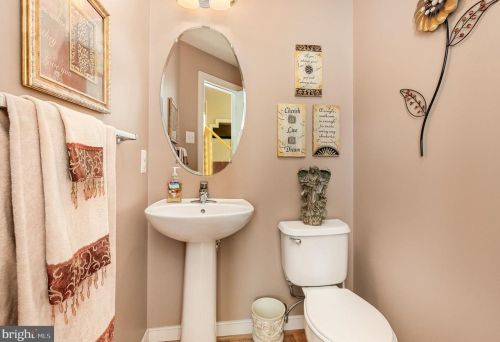 2318 Queensbury Dr, Fallston MD  21047-2928 exterior