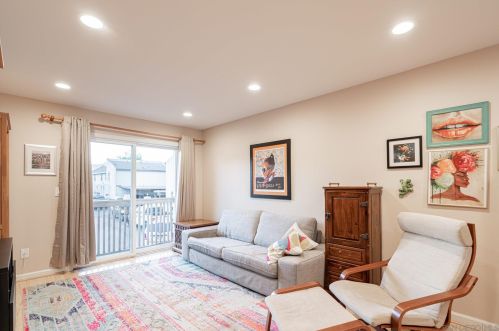 5695 Caminito Katerina, San Diego, CA 92111-3009