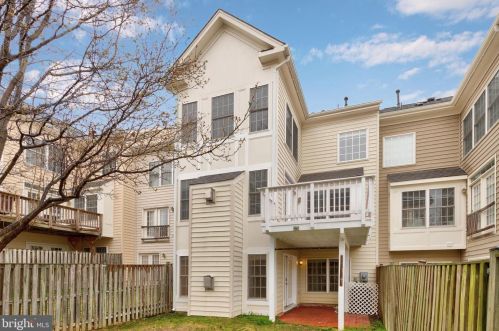 43765 Lees Mill Sq, Leesburg, VA 20176-3823