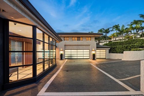 360 Puuikena Dr, Honolulu HI  96821-0025 exterior