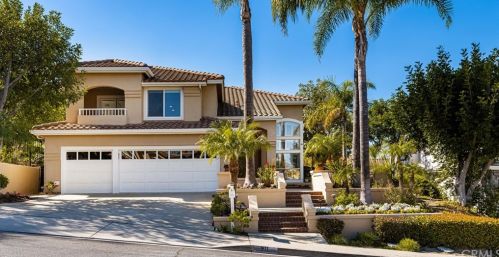 911 Camerford Ln, Anaheim, CA 92808-2325