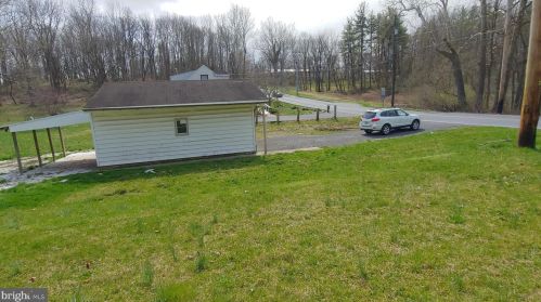 1698 Wabank Rd, Lancaster, PA 17603-6855