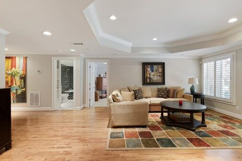 2527 Brookline Cir, Atlanta GA  30319-3690 exterior