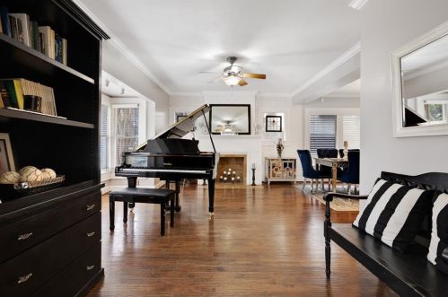 1301 Virginia Pl, Fort Worth TX  76107-2436 exterior