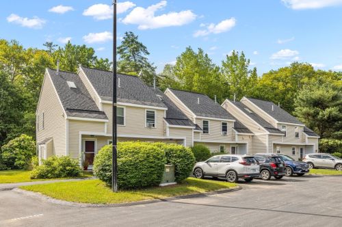 18 Great Falls Dr, Concord, NH 03303-1594