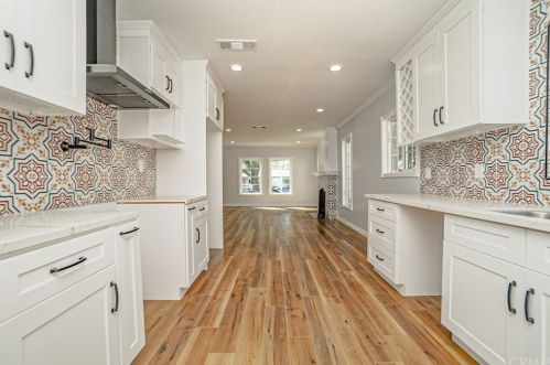 511 Allen Ave, Glendale CA  91201-2505 exterior