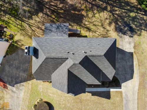 4860 Highland Lake Dr, Atlanta GA  30349-3913 exterior