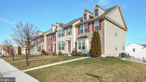 7 Forest View Ter, Hanover, PA 17331-7463