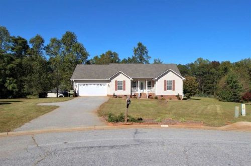 946 Steadman Farms Dr, Inman, SC 29349-9300