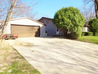 134 Ensenada Dr, Carpentersville, IL 60110-1158