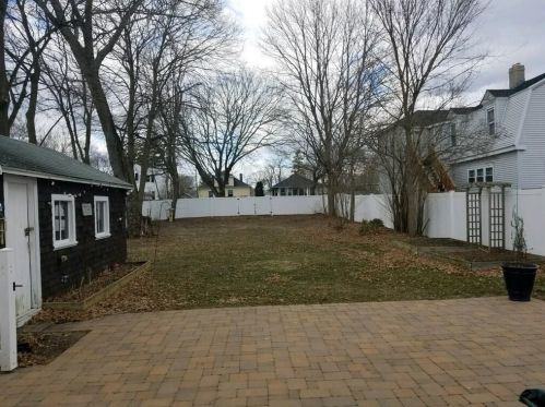 95 Beach Ave, Warwick, RI 02889-2729
