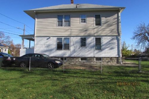 12 Liege St, Providence, RI 02908-2908