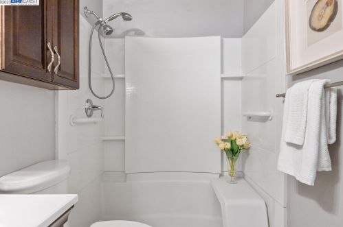 1381 Marybelle Ave, San Leandro CA 94577-2319 exterior