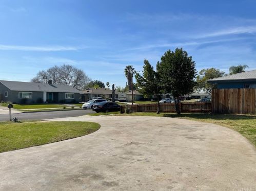 1014 Mesa Dr, Rialto, CA 92376-3720