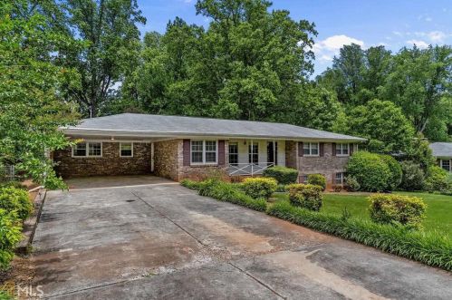 1861 Kinridge Rd, Marietta, GA 30062-1872