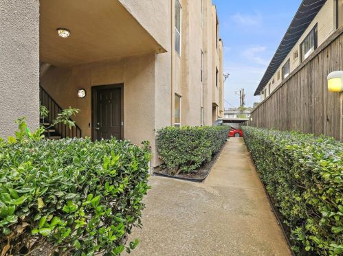 3918 Hall St, Dallas, TX 75219-3603