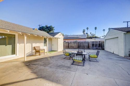 2062 Flower St, Santa Ana CA 92706-1928 exterior