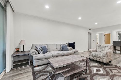 4915 Tyrone Ave, Van Nuys, CA 91423-1165