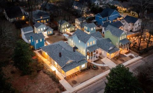 1353 Finley St, Atlanta GA  30307-2709 exterior