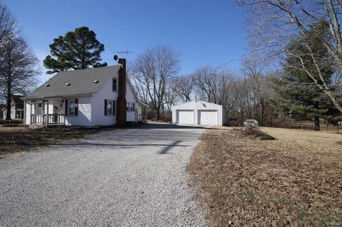 5605 Sportsman Rd, Foster Pond, IL 62298-3405