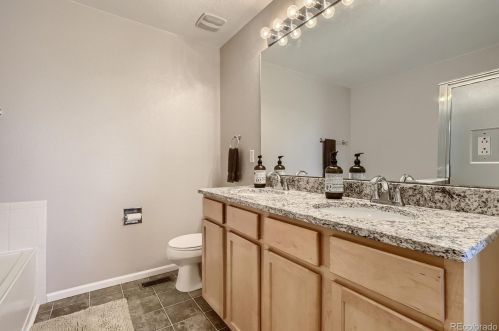 640 Norfolk Way, Aurora CO 80011-4553 exterior