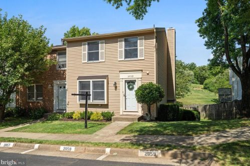 2059 Gervais Dr, Falls Church, VA 22043-1602