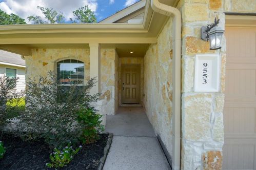 9553 Woodmark, Conroe TX  77304-1788 exterior
