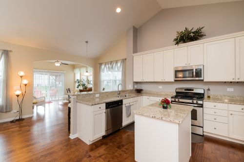 1832 Kelley Ln, Pingree Grove IL  60140-5410 exterior