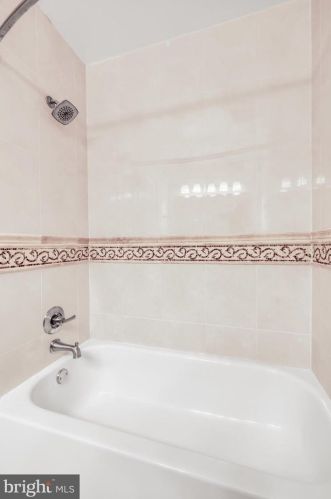 7218 Gentian Ct, Springfield VA  22152-3847 exterior