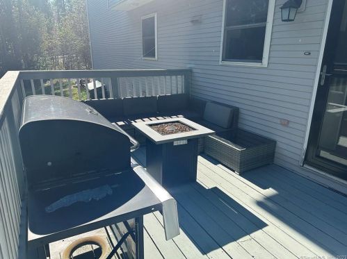 1037 Providence Pike, Killingly CT  06239-4003 exterior