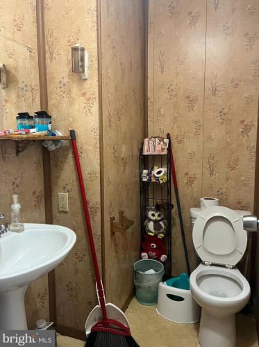 1926 Cottman Ave, Philadelphia PA 19149-1603 exterior