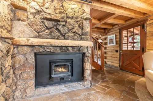 10691 Jeffrey Way, Truckee CA  96161-2518 exterior