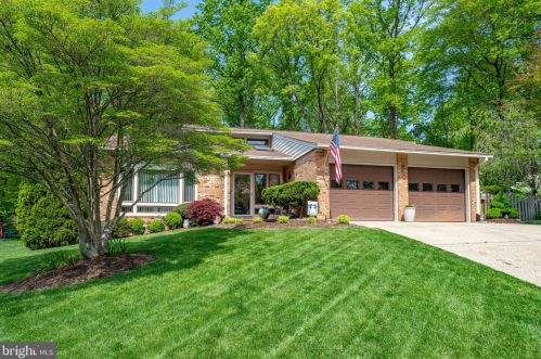 9610 Tinsmith Ln, Springfield, VA 22015-4156