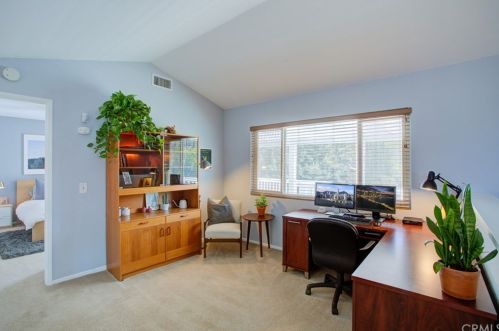 3071 Wicklow Dr, Riverside CA  92503-5806 exterior