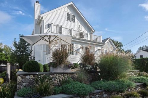 1 Pond St, Norwalk CT  06853-1404 exterior