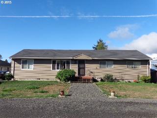 931 54th St, Springfield OR  97478-5312 exterior